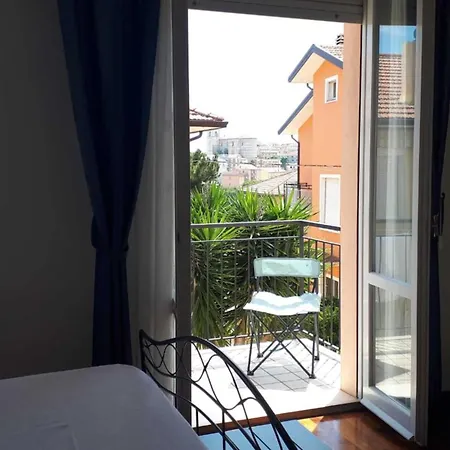 S348 - Sirolo, Delizioso Trilocale Con Corte Esterna شقة سيرولو